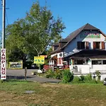 Avec Terrasse - 5 Pers. - Api-1-52-1982 *